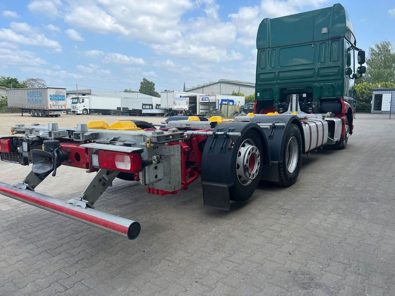 Container transporter/ Swap body truck DAF XF 480 FAN SSC BDF C715/745 + Intarder + 2x Tank: picture 7