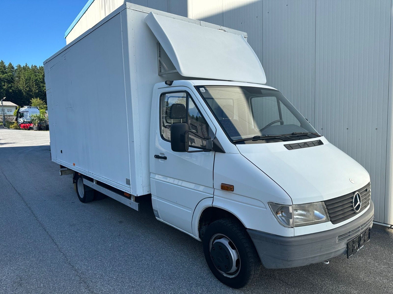 Mercedes-Benz 412 D Koffer Klima - Box van: picture 2 Mercedes-Benz 412 D Koffer Klima - Box van: picture 2