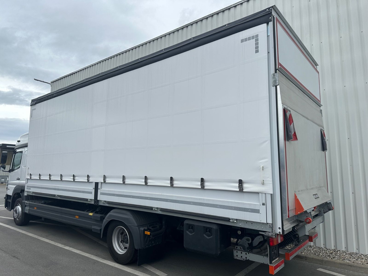 Mercedes-Benz Atego 1524 BigSpace LBW Navi/Kamera Mercedes-Benz Atego 1524 BigSpace LBW Navi/Kamera - Curtainsider truck: picture 4 Mercedes-Benz Atego 1524 BigSpace LBW Navi/Kamera Mercedes-Benz Atego 1524 BigSpace LBW Navi/Kamera - Curtainsider truck: picture 4
