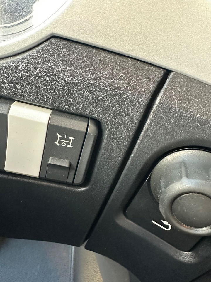 Tractor unit DAF XF 530 SSC Standklima Leder ALU Vollluft: picture 15