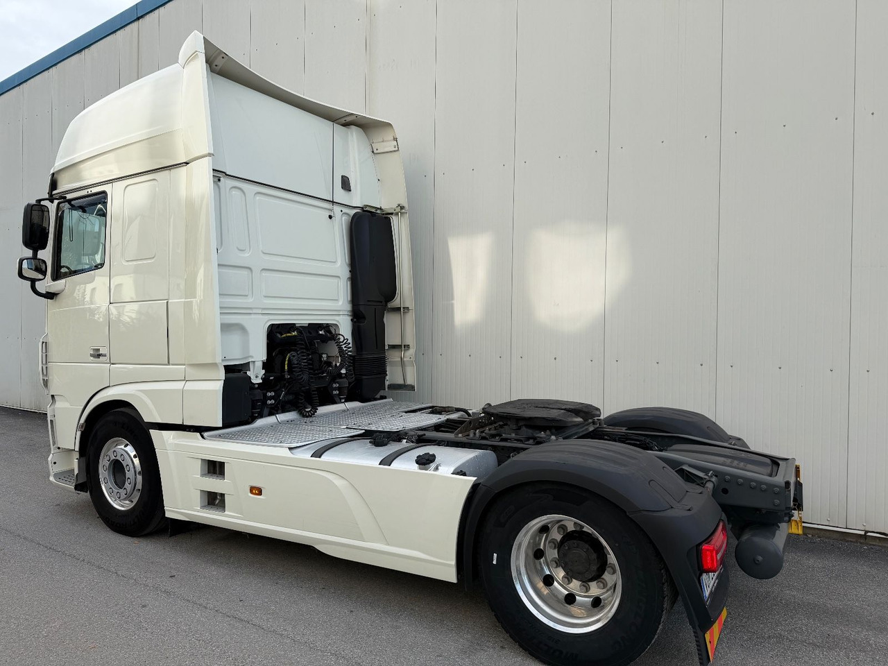 DAF XF 530  Vollausstattung Vollluft 2l-Hydraulik - Tractor unit: picture 4 DAF XF 530  Vollausstattung Vollluft 2l-Hydraulik - Tractor unit: picture 4