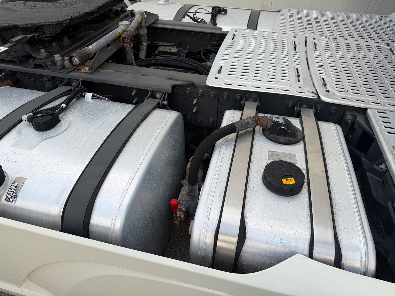 DAF XF 530  Vollausstattung Vollluft 2l-Hydraulik - Tractor unit: picture 5 DAF XF 530  Vollausstattung Vollluft 2l-Hydraulik - Tractor unit: picture 5