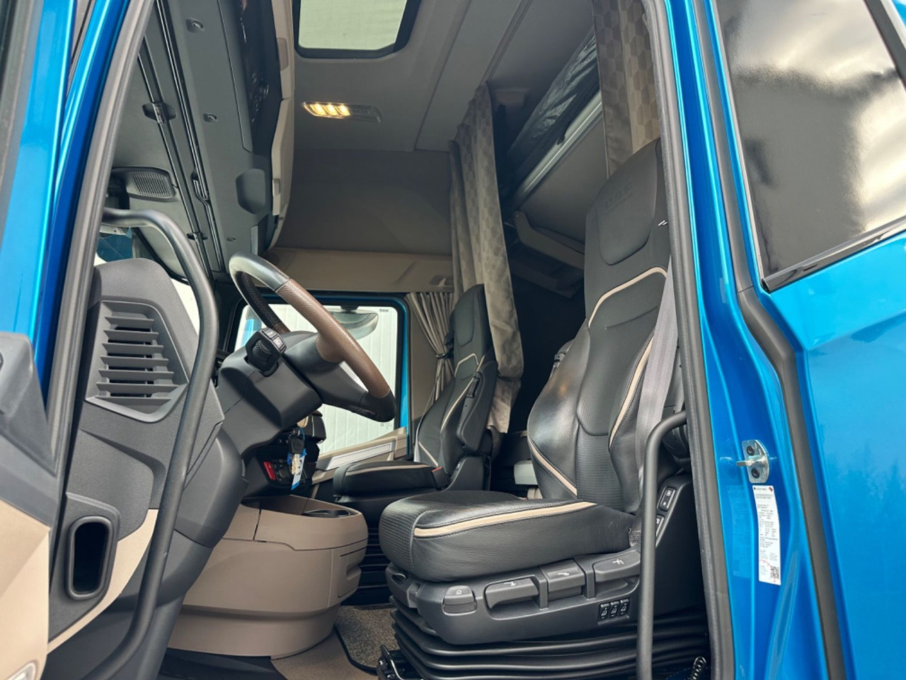 DAF XG+530 Vollausstattung - Tractor unit: picture 5 DAF XG+530 Vollausstattung - Tractor unit: picture 5