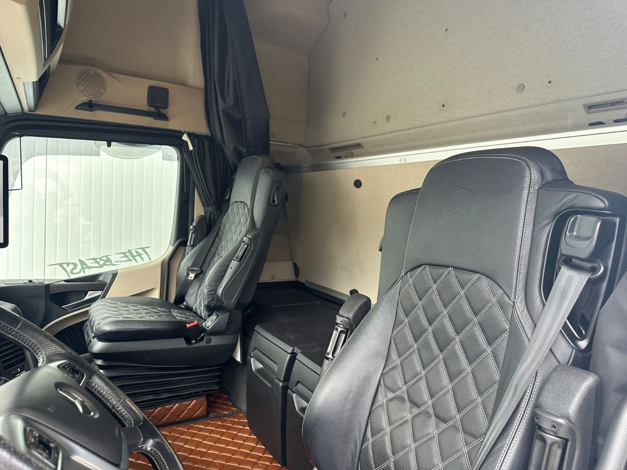 Tractor unit Mercedes-Benz 1863  Vollausstattung: picture 7