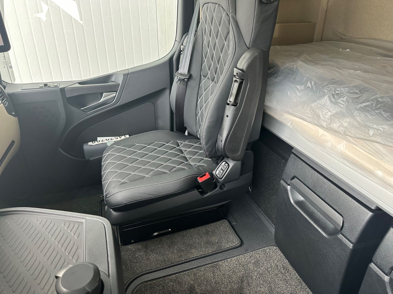 Tractor unit Mercedes-Benz Actros 1863 Final Edition Vollausstattung: picture 6