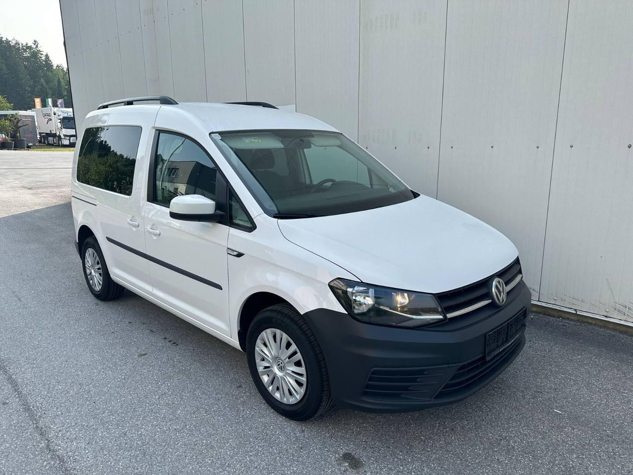 Volkswagen Caddy 2,0TDI 75kW BMT Beach - Passenger van: picture 2 Volkswagen Caddy 2,0TDI 75kW BMT Beach - Passenger van: picture 2
