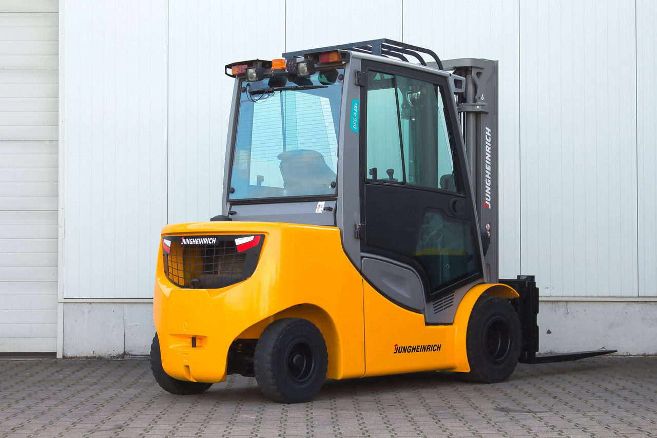 JUNGHEINRICH DFG435s - Triplex - Diesel forklift: picture 2 JUNGHEINRICH DFG435s - Triplex - Diesel forklift: picture 2
