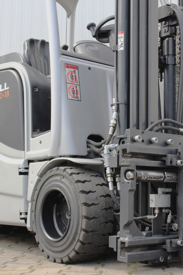 Lease a STILL RX20-18 Triplex Zinkenversteller STILL RX20-18 Triplex Zinkenversteller: picture 18