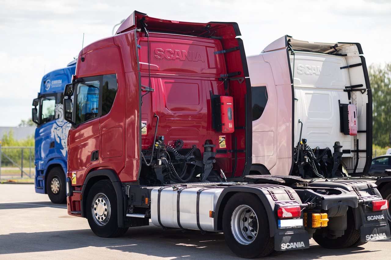 SCANIA R450 - Tractor unit: picture 3 SCANIA R450 - Tractor unit: picture 3