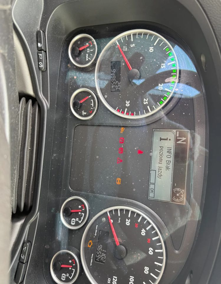 Curtainsider truck MAN: picture 10