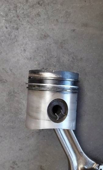 Liebherr D914 t tłok - Piston/ Ring/ Bushing for Truck: picture 1 Liebherr D914 t tłok - Piston/ Ring/ Bushing for Truck: picture 1