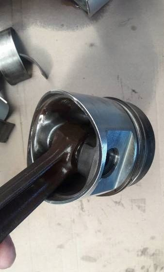 SILNIK DEUTZ F4L1011 TŁOK KOMPLETNY - Engine for Truck: picture 4 SILNIK DEUTZ F4L1011 TŁOK KOMPLETNY - Engine for Truck: picture 4