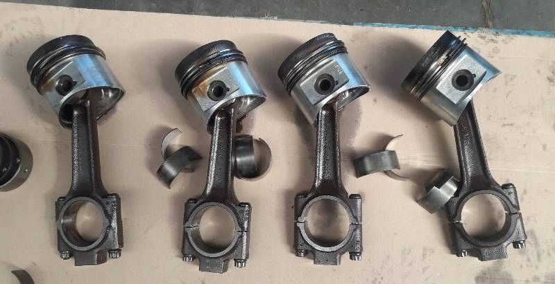 SILNIK DEUTZ F4L1011 TŁOK KOMPLETNY - Engine for Truck: picture 1 SILNIK DEUTZ F4L1011 TŁOK KOMPLETNY - Engine for Truck: picture 1