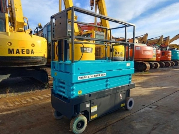 AIRMAN ENTL061 - Scissor lift: picture 1 AIRMAN ENTL061 - Scissor lift: picture 1