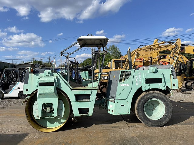 BOMAG BW144AC-2 - Combination roller: picture 2 BOMAG BW144AC-2 - Combination roller: picture 2