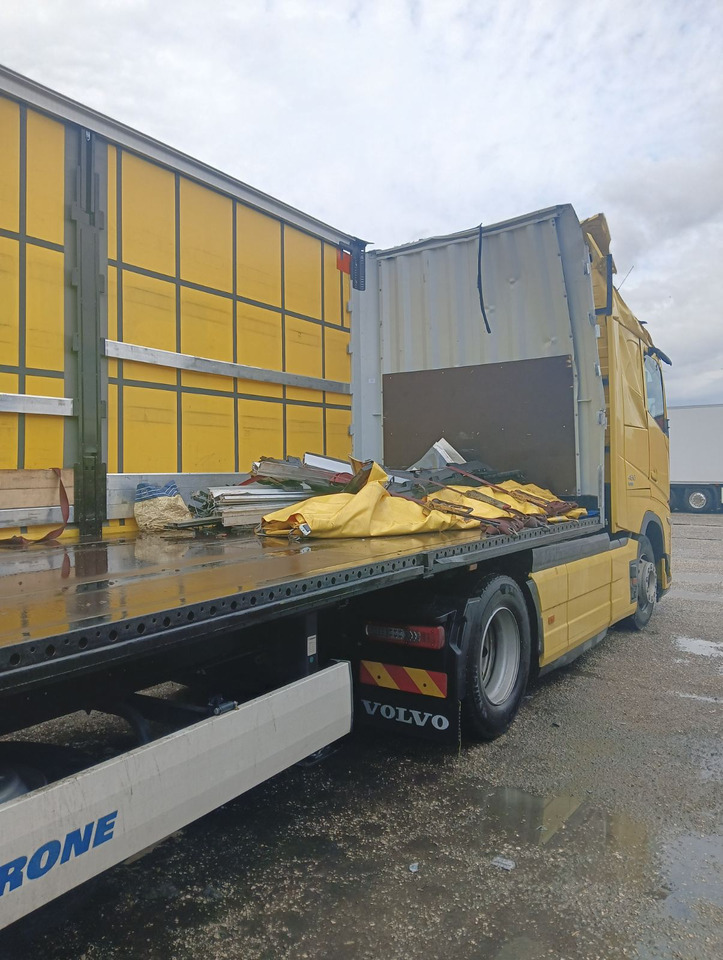 KRONE located in Bari, Italy - damaged - Curtainsider semi-trailer: picture 2 KRONE located in Bari, Italy - damaged - Curtainsider semi-trailer: picture 2