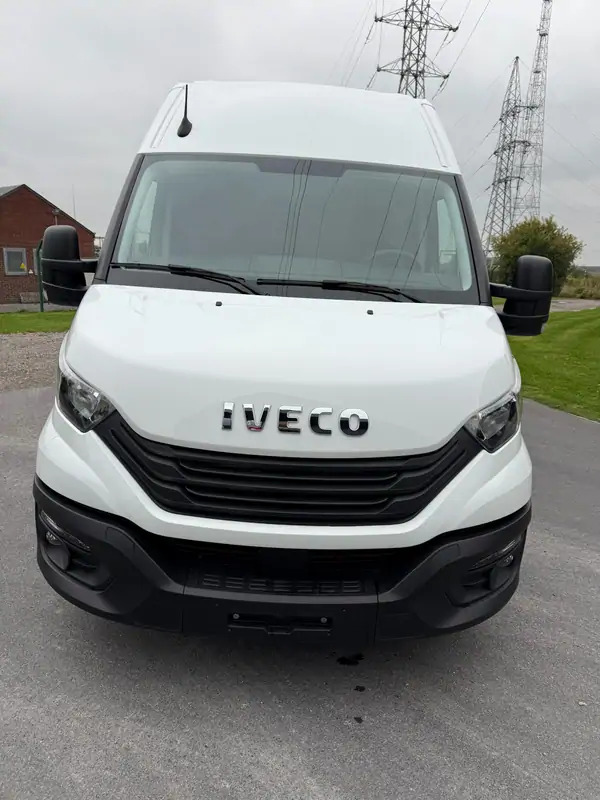 Lease a Iveco Daily 35-140 *L3H2*DISPO DE STOCK*Airco*Cruise control Iveco Daily 35-140 *L3H2*DISPO DE STOCK*Airco*Cruise control: picture 8 Lease a Iveco Daily 35-140 *L3H2*DISPO DE STOCK*Airco*Cruise control Iveco Daily 35-140 *L3H2*DISPO DE STOCK*Airco*Cruise control: picture 8