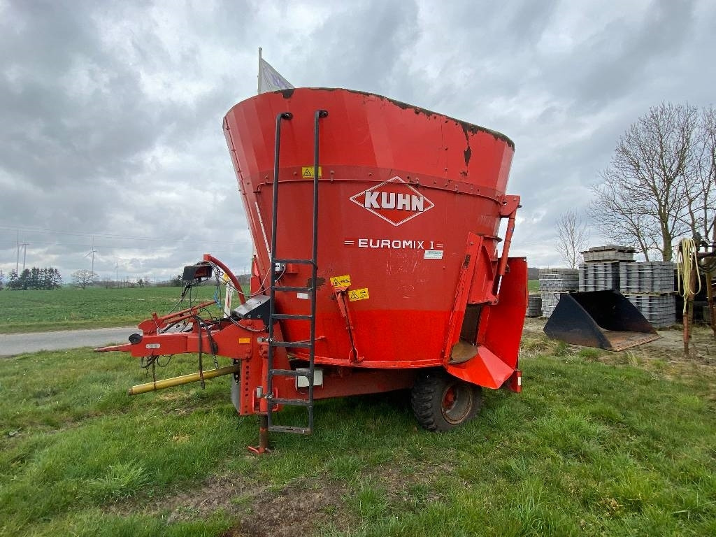 Kuhn EuroMix - Forage mixer wagon: picture 2 Kuhn EuroMix - Forage mixer wagon: picture 2