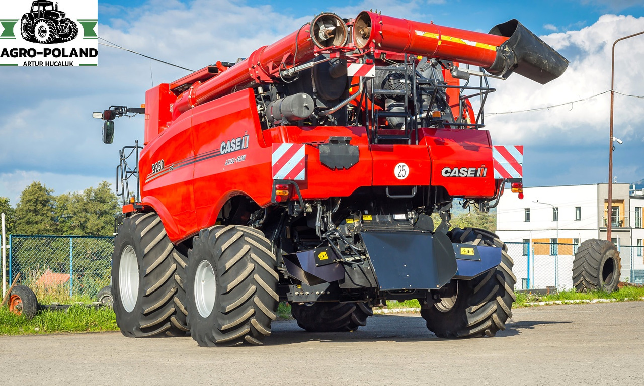 CASE IH IH 9250 AFS - 2019 ROK - 4X4 - 10,7 M. - GPS - AUTOPILOT - 2754H - Combine harvester: picture 4 CASE IH IH 9250 AFS - 2019 ROK - 4X4 - 10,7 M. - GPS - AUTOPILOT - 2754H - Combine harvester: picture 4
