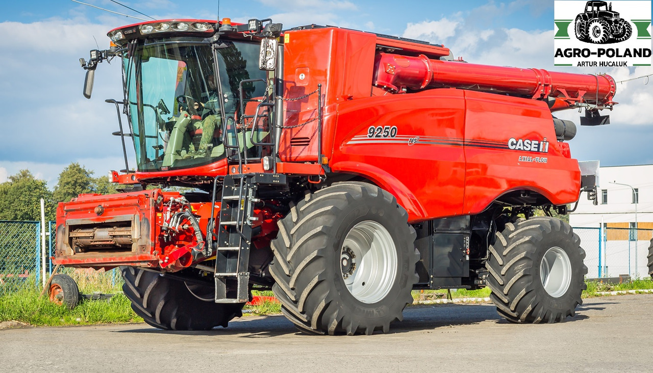 CASE IH IH 9250 AFS - 2019 ROK - 4X4 - 10,7 M. - GPS - AUTOPILOT - 2754H - Combine harvester: picture 2 CASE IH IH 9250 AFS - 2019 ROK - 4X4 - 10,7 M. - GPS - AUTOPILOT - 2754H - Combine harvester: picture 2