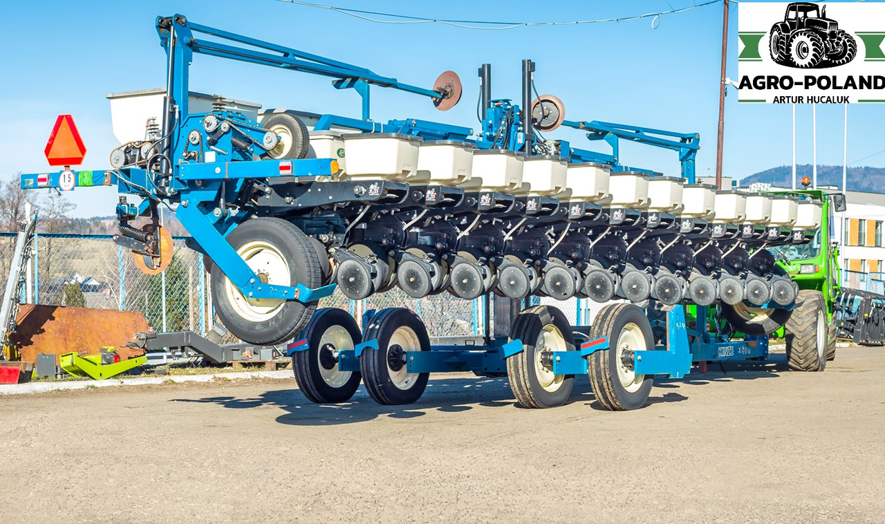 KINZE 3600 - 2006 ROK - 12 RZĘDOWY + ZBIORNIK NA NAWÓZ I MIKROELEMENTY - Precision sowing machine: picture 1 KINZE 3600 - 2006 ROK - 12 RZĘDOWY + ZBIORNIK NA NAWÓZ I MIKROELEMENTY - Precision sowing machine: picture 1