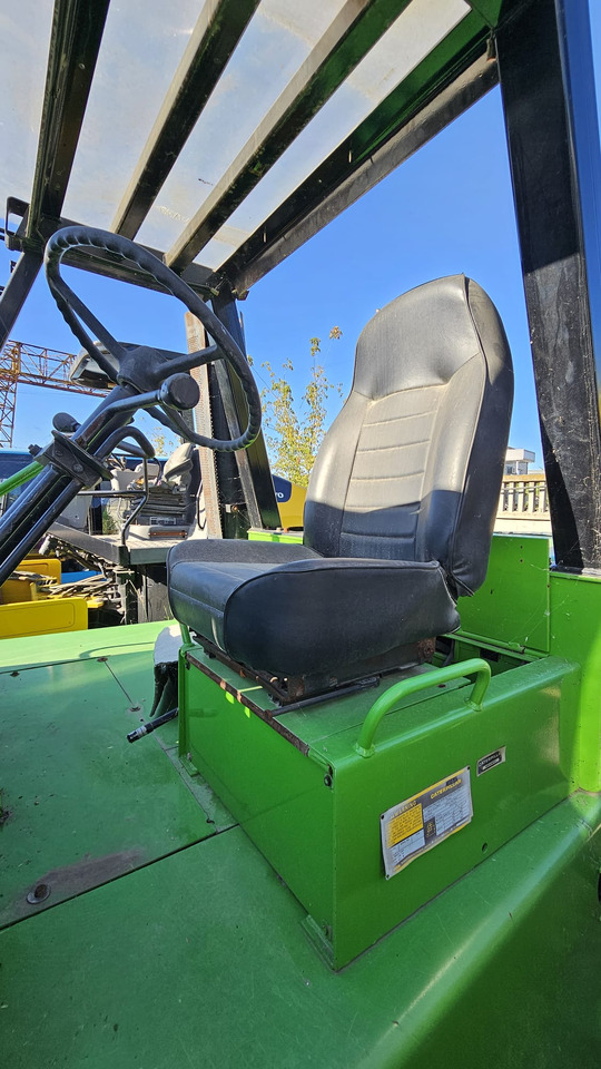 Rough terrain forklift CATERPILLAR V330B: picture 13