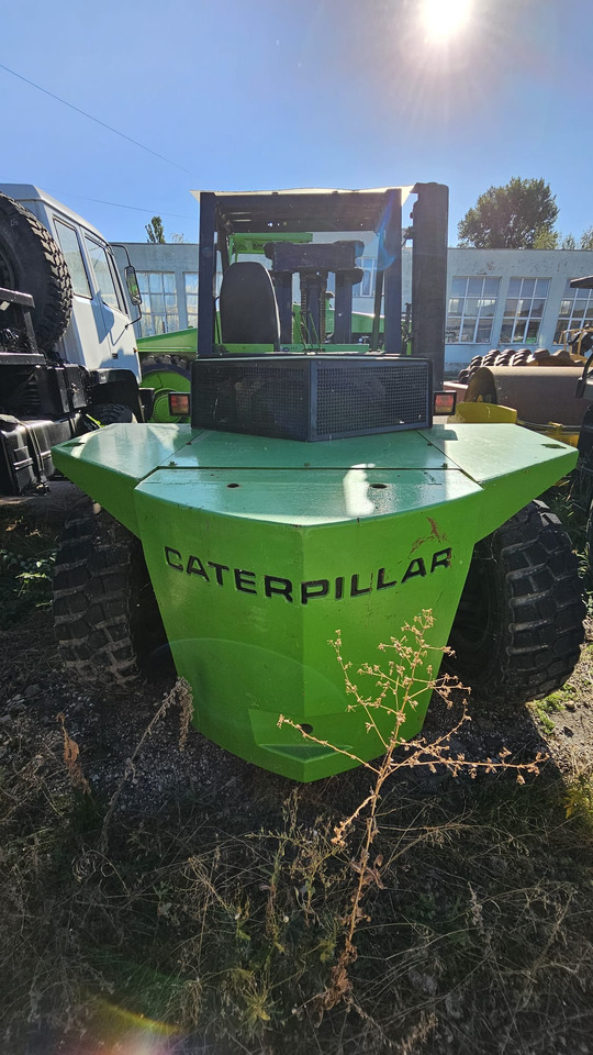 Rough terrain forklift CATERPILLAR V330B: picture 6