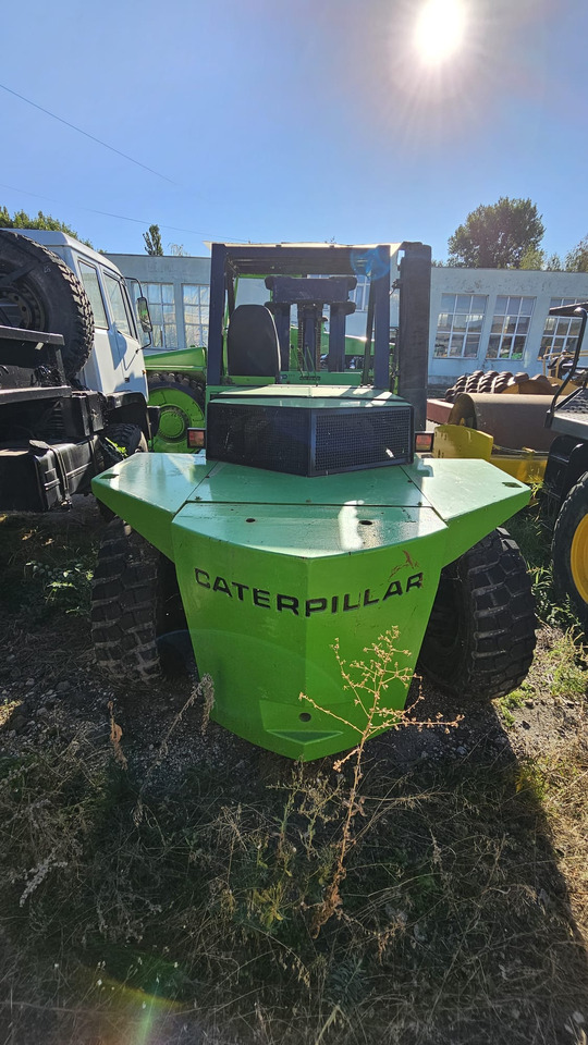 Rough terrain forklift CATERPILLAR V330B: picture 10