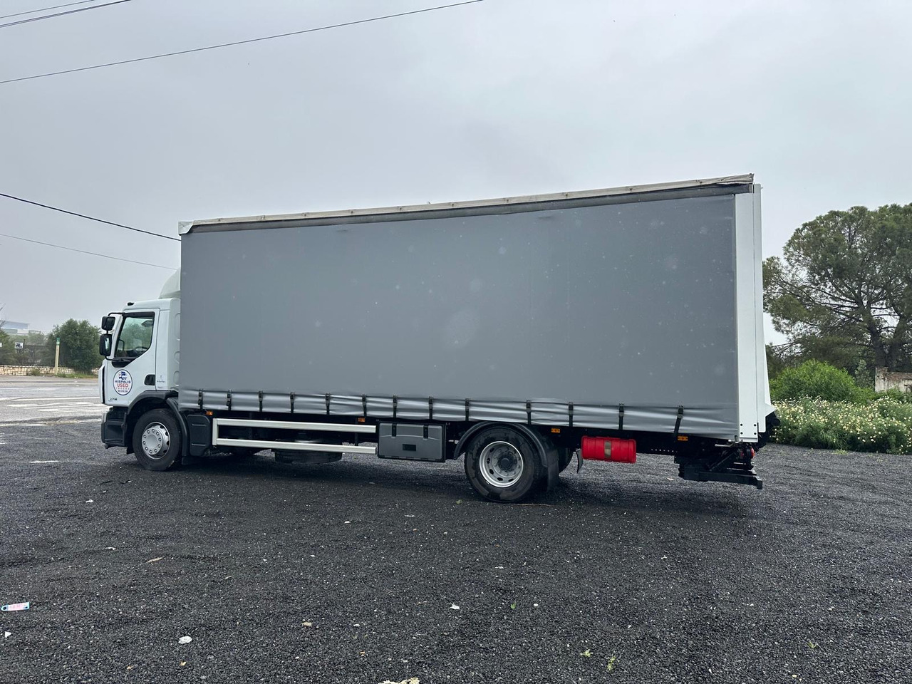 RENAULT PREMIUM 380 - Curtainsider truck: picture 5 RENAULT PREMIUM 380 - Curtainsider truck: picture 5