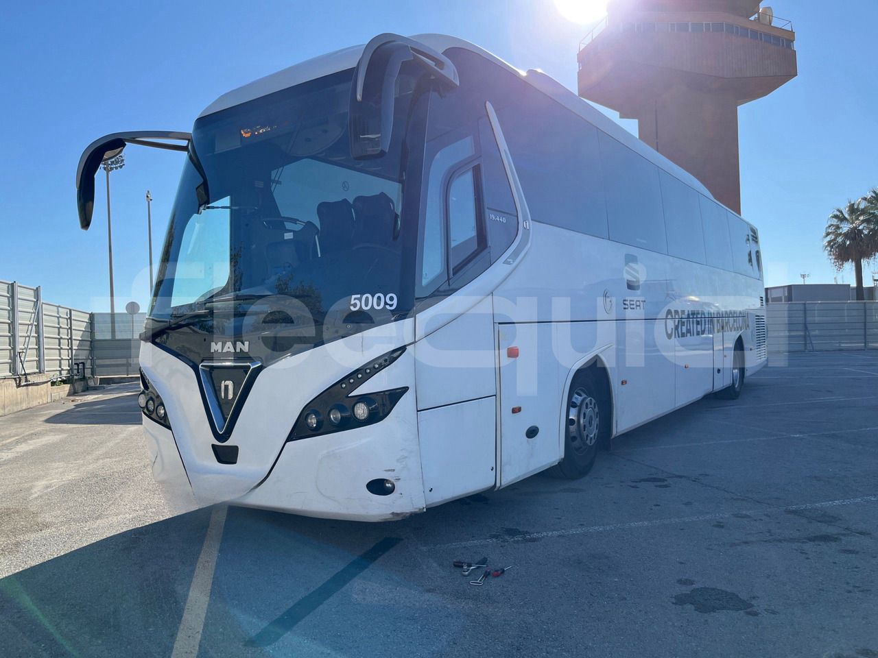 Man Noge - Coach: picture 4 Man Noge - Coach: picture 4