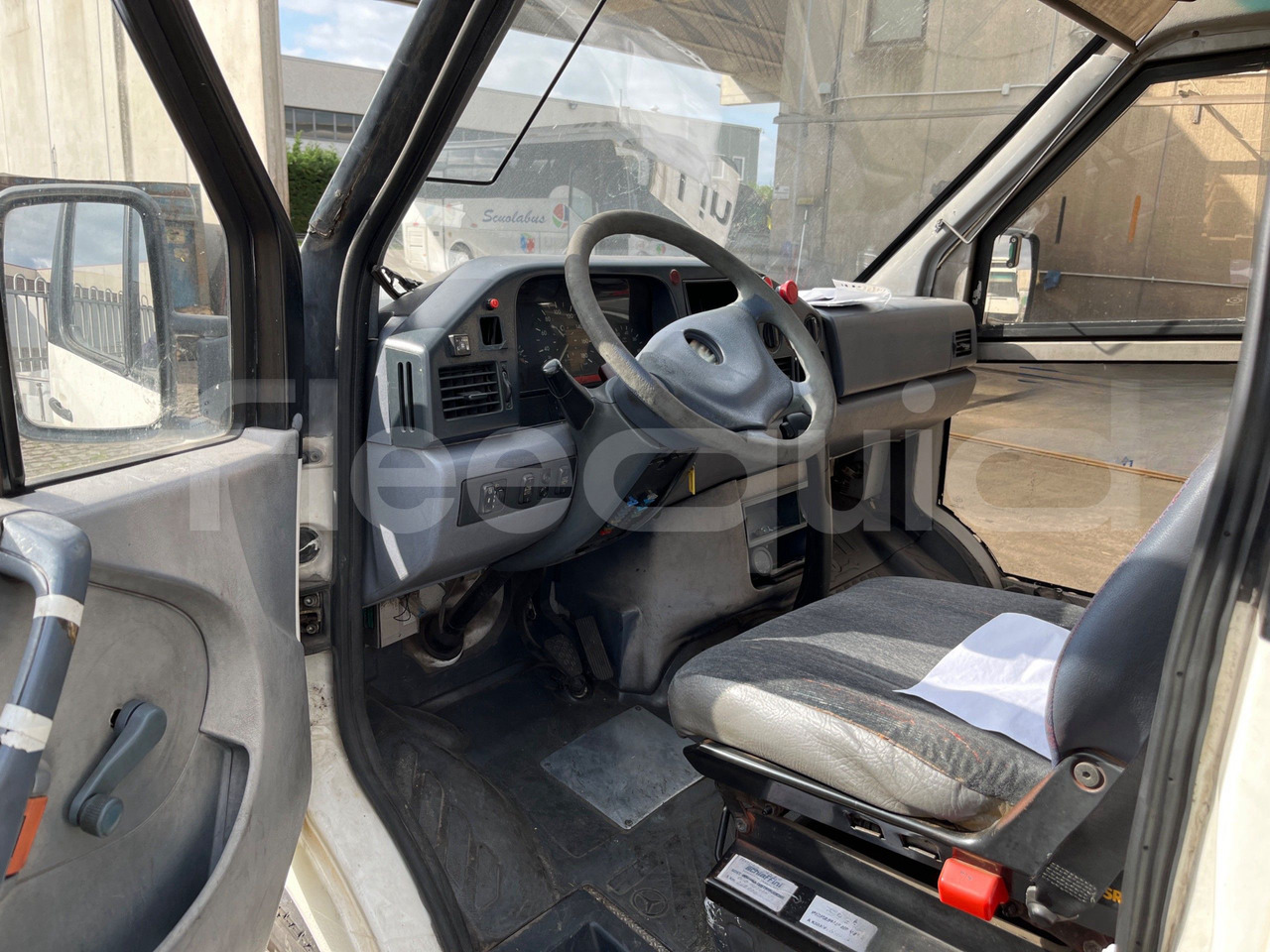 Lease a  Mercedes-Benz 414T Mercedes-Benz 414T: picture 13 Lease a  Mercedes-Benz 414T Mercedes-Benz 414T: picture 13