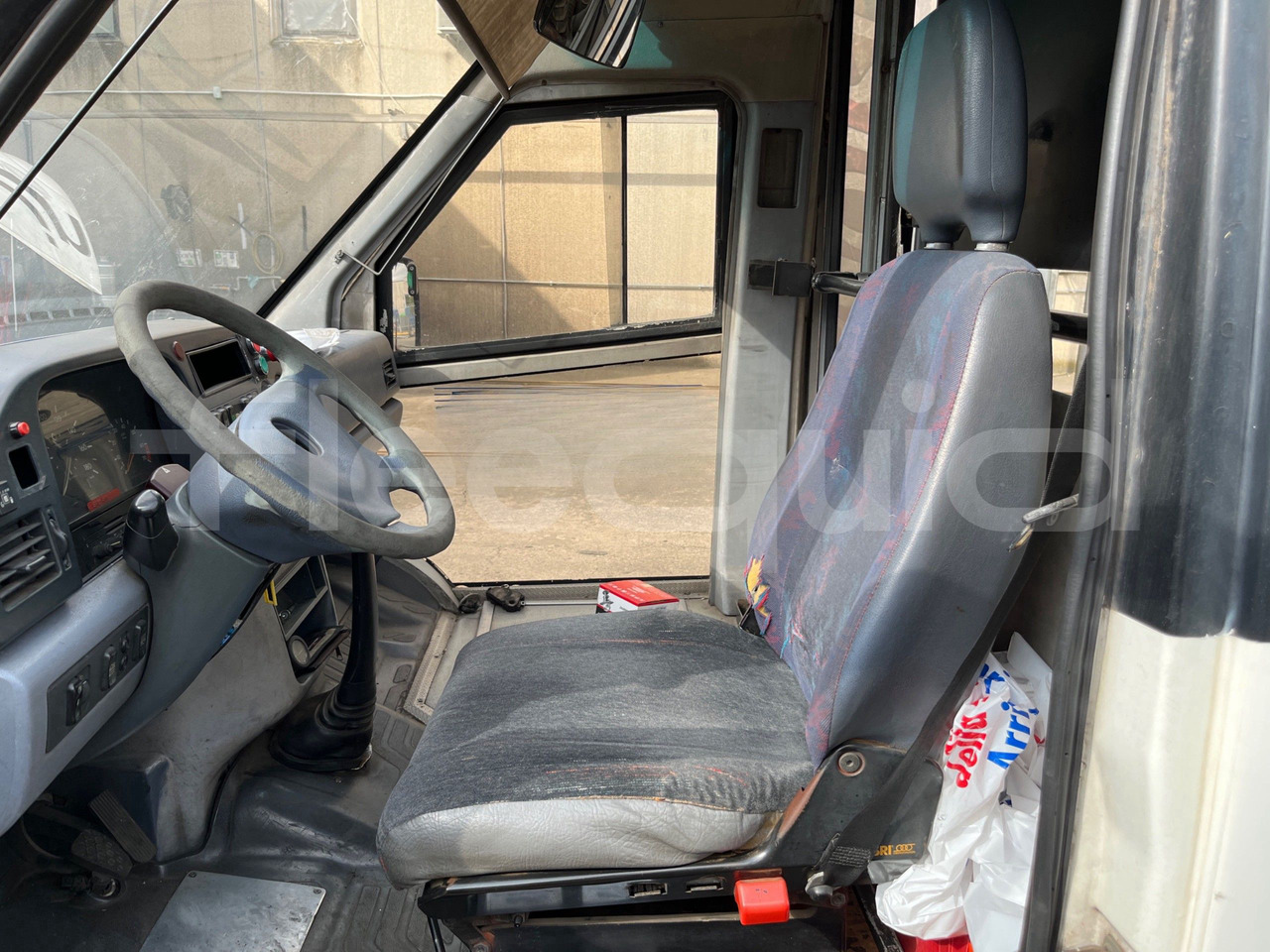 Lease a  Mercedes-Benz 414T Mercedes-Benz 414T: picture 12 Lease a  Mercedes-Benz 414T Mercedes-Benz 414T: picture 12