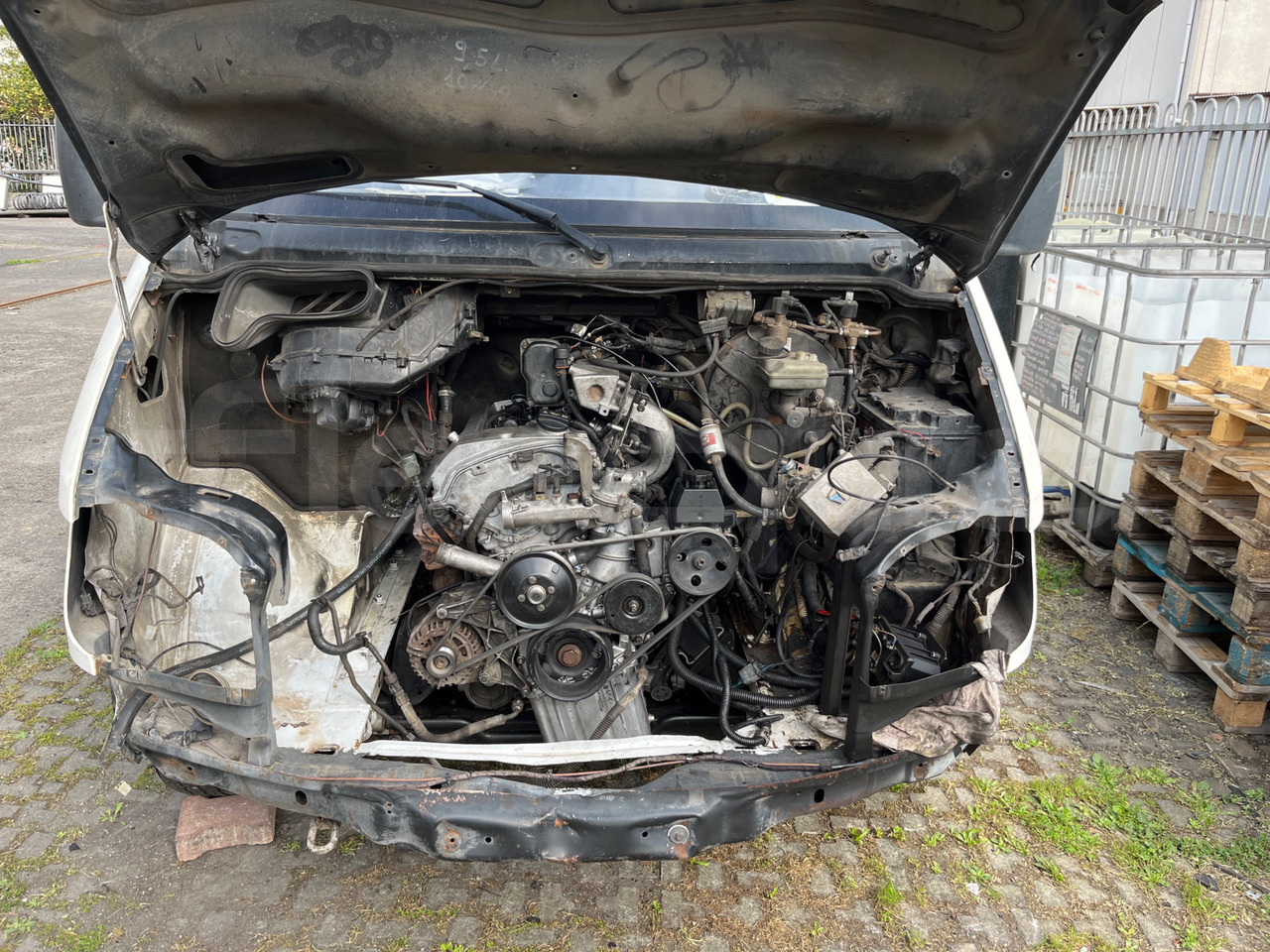 Lease a  Mercedes-Benz 414T Mercedes-Benz 414T: picture 11 Lease a  Mercedes-Benz 414T Mercedes-Benz 414T: picture 11