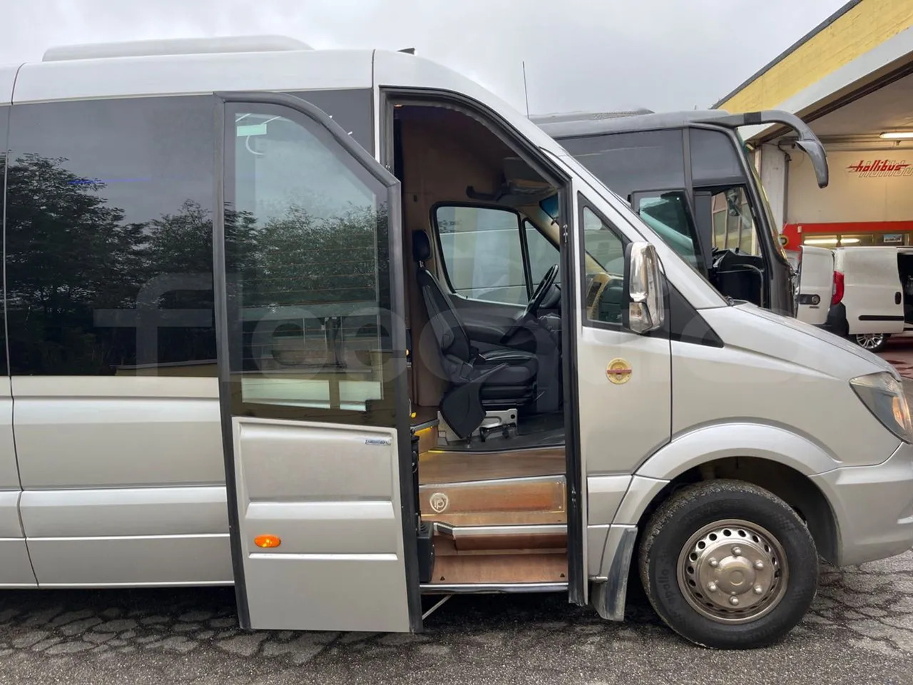 Suburban bus Mercedes-Benz Sprinter: picture 15 Suburban bus Mercedes-Benz Sprinter: picture 15