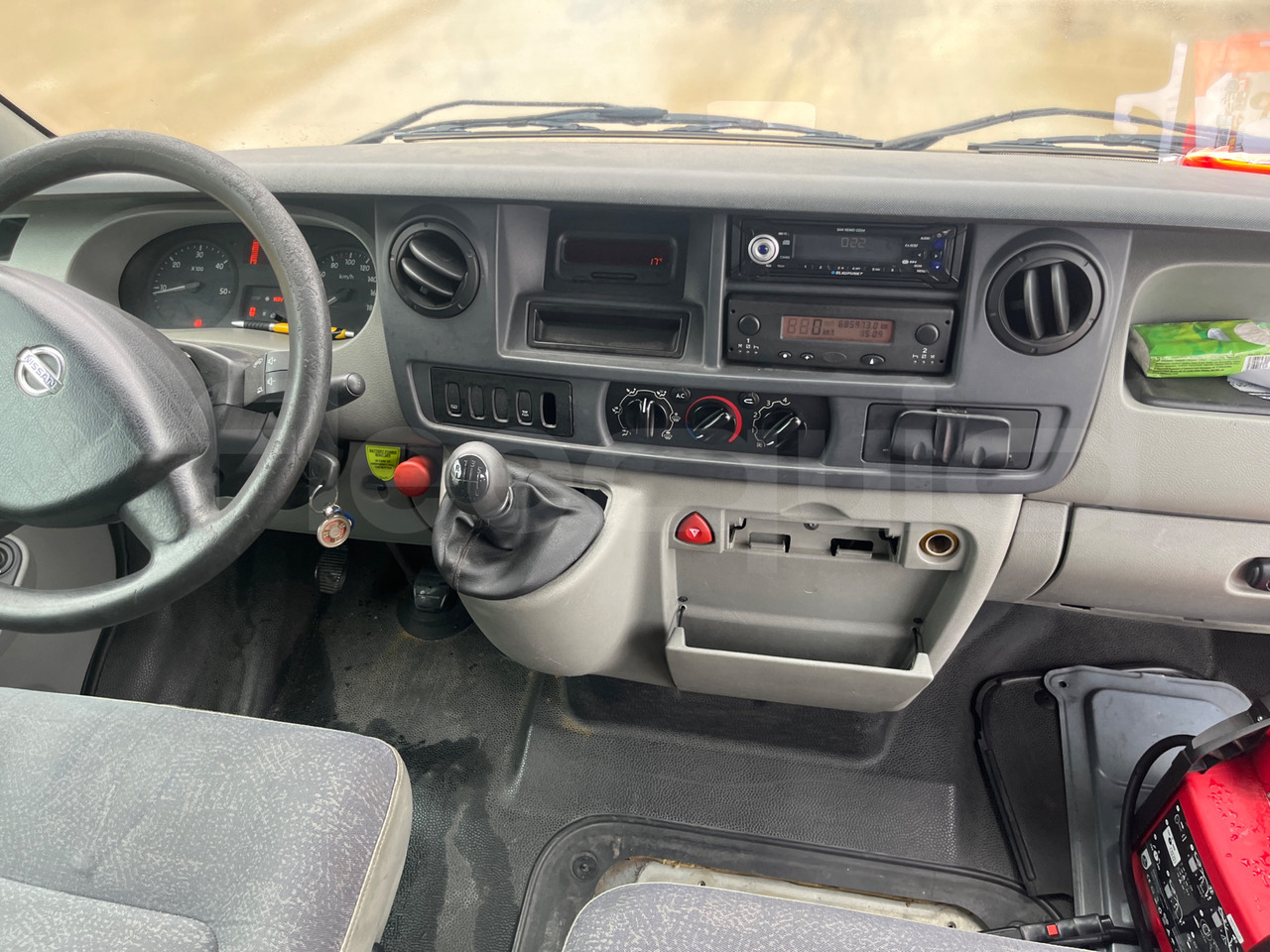 Lease a  Nissan Interstar Nissan Interstar: picture 19 Lease a  Nissan Interstar Nissan Interstar: picture 19