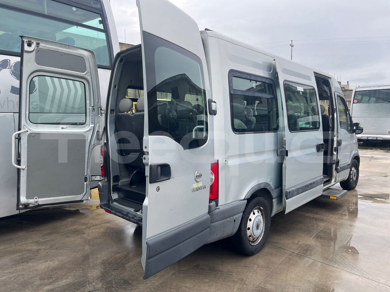 Lease a  Nissan Interstar Nissan Interstar: picture 9 Lease a  Nissan Interstar Nissan Interstar: picture 9