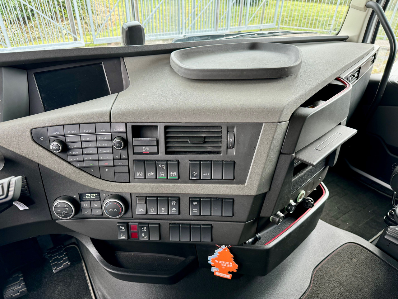 Hook lift truck VOLVO Fh-13-540 6x4R: picture 11