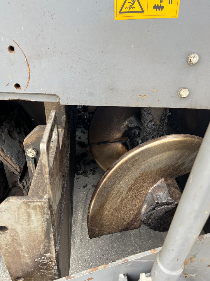 VÖGELE SUPER 2100-3i - Asphalt paver: picture 4 VÖGELE SUPER 2100-3i - Asphalt paver: picture 4