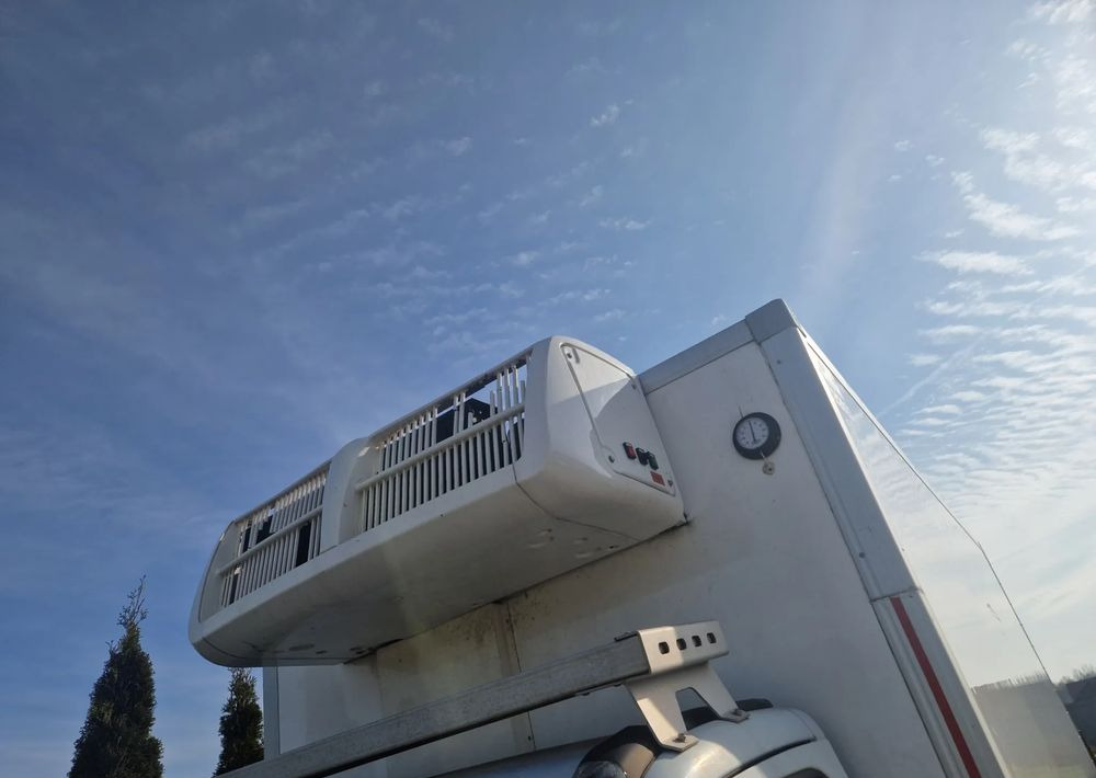 Chłodnia Mroźnia kontener 4.5m , 2 komory, dodatkowe zasilanie, boczne drzwi - Refrigerator swap body: picture 3 Chłodnia Mroźnia kontener 4.5m , 2 komory, dodatkowe zasilanie, boczne drzwi - Refrigerator swap body: picture 3