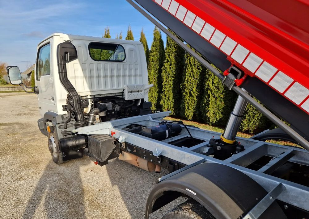 Nissan Cabstar 3.0 - Tipper van: picture 5 Nissan Cabstar 3.0 - Tipper van: picture 5