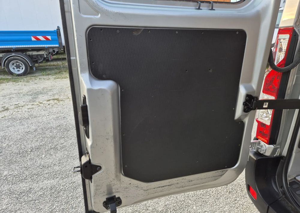 Panel van Renault Master 2.3 125KM ŚLICZNY Bez AdBlue**: picture 16