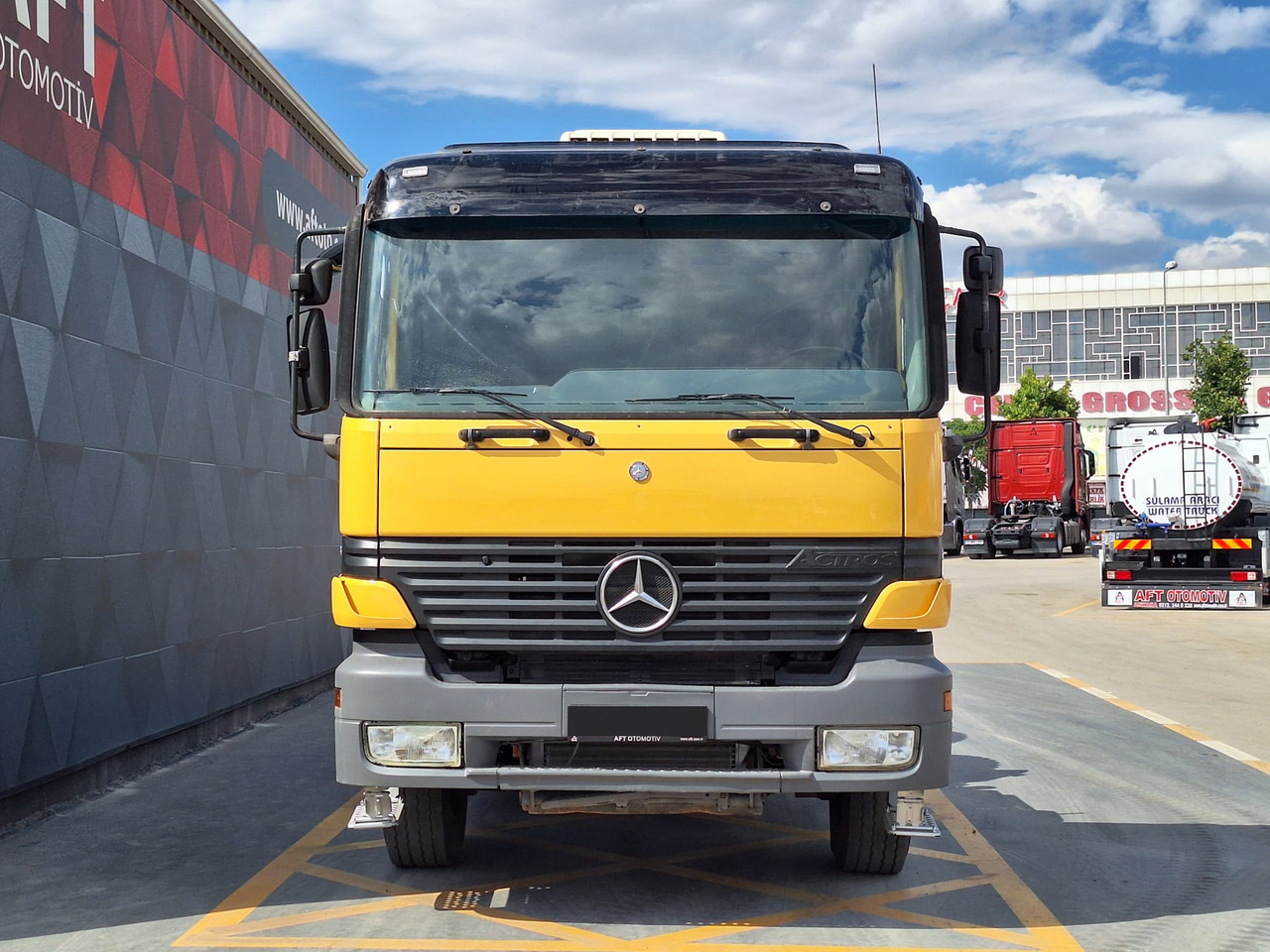 MERCEDES-BENZ ACTROS 3348 - Tractor unit: picture 2 MERCEDES-BENZ ACTROS 3348 - Tractor unit: picture 2