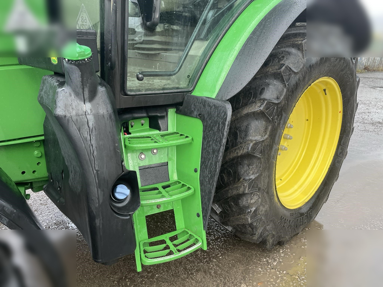 2017 JOHN DEERE 6130R - Farm tractor: picture 5 2017 JOHN DEERE 6130R - Farm tractor: picture 5