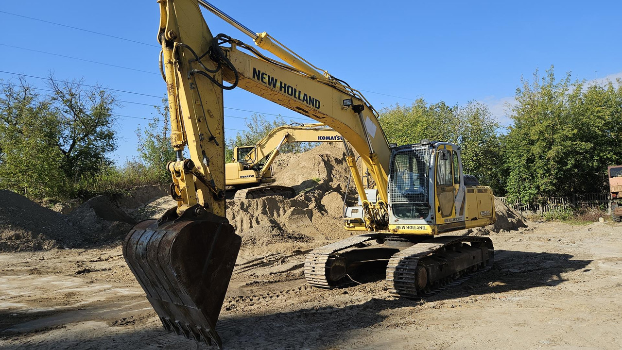 NEW HOLLAND E 245 B - Crawler excavator: picture 1 NEW HOLLAND E 245 B - Crawler excavator: picture 1