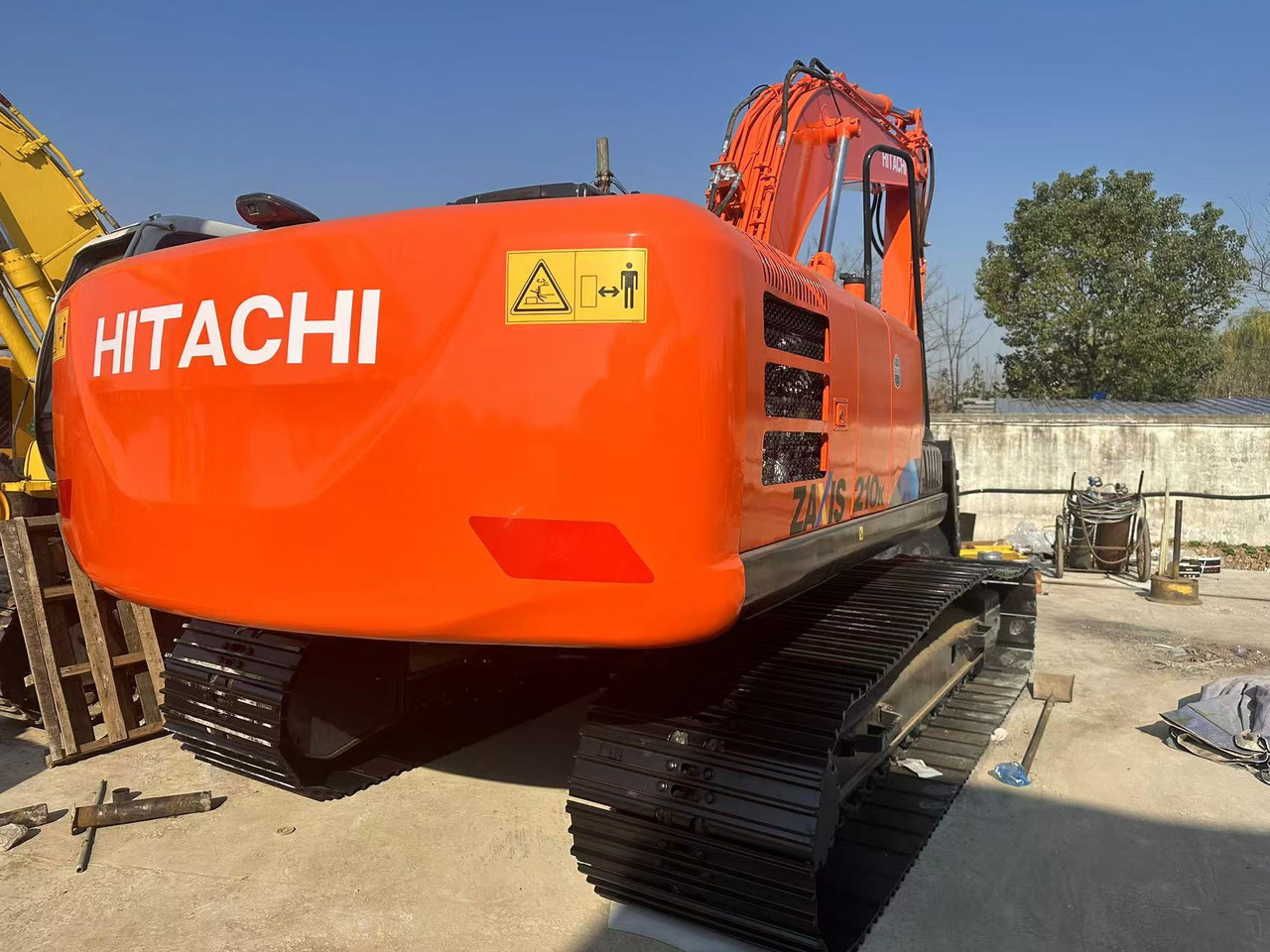 HITACHI ZX210K crawler excavators - Crawler excavator: picture 3 HITACHI ZX210K crawler excavators - Crawler excavator: picture 3