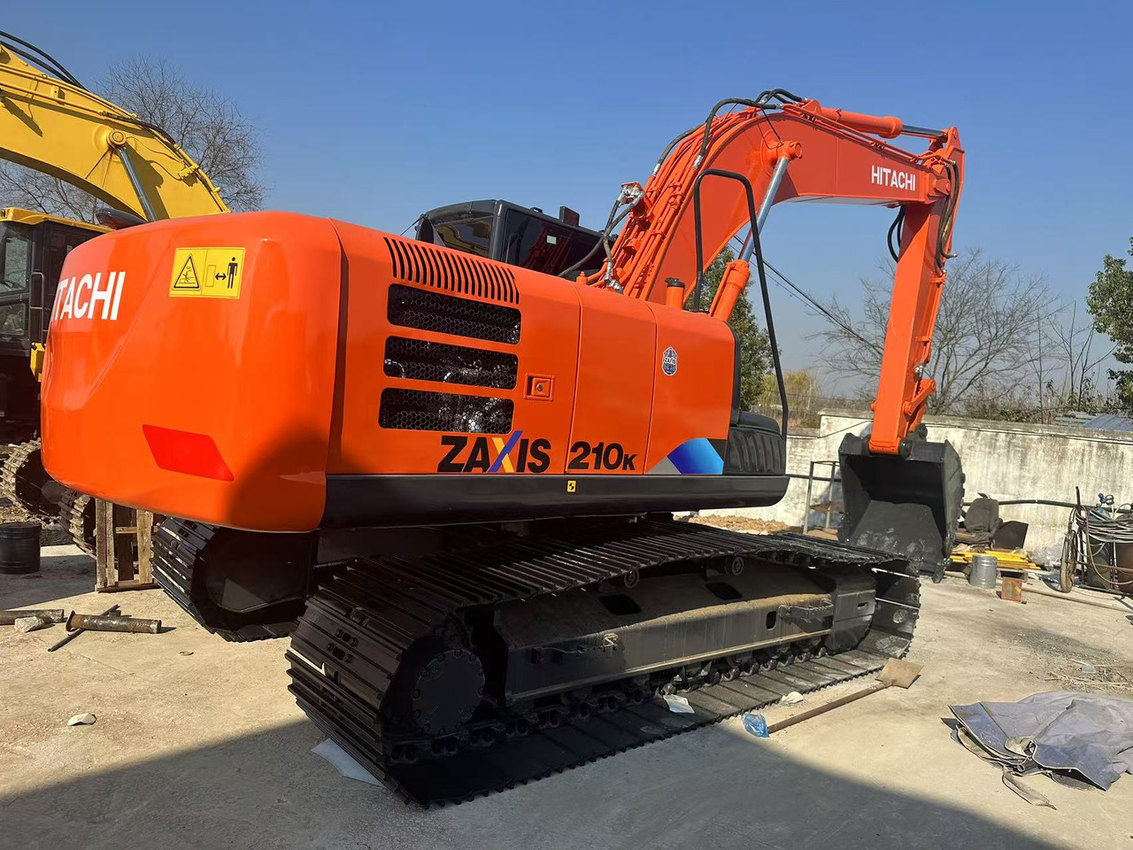 HITACHI ZX210K crawler excavators - Crawler excavator: picture 2 HITACHI ZX210K crawler excavators - Crawler excavator: picture 2