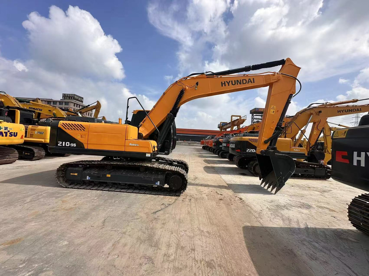 HYUNDAI 210-9S medium-sized hydraulic excavator - Crawler excavator: picture 3 HYUNDAI 210-9S medium-sized hydraulic excavator - Crawler excavator: picture 3