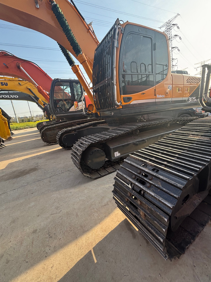 HYUNDAI 305LC-9T 30 ton class hydraulic excavator Hydraulic excavators customizable buckets hammer - Crawler excavator: picture 4 HYUNDAI 305LC-9T 30 ton class hydraulic excavator Hydraulic excavators customizable buckets hammer - Crawler excavator: picture 4