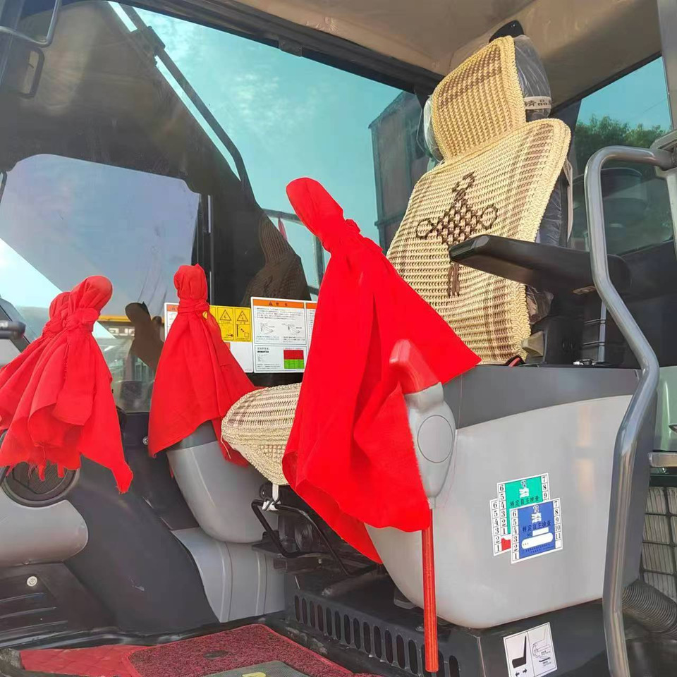 KOMATSU pc200-8N1 used japan brand crawler excavator - Crawler excavator: picture 3 KOMATSU pc200-8N1 used japan brand crawler excavator - Crawler excavator: picture 3