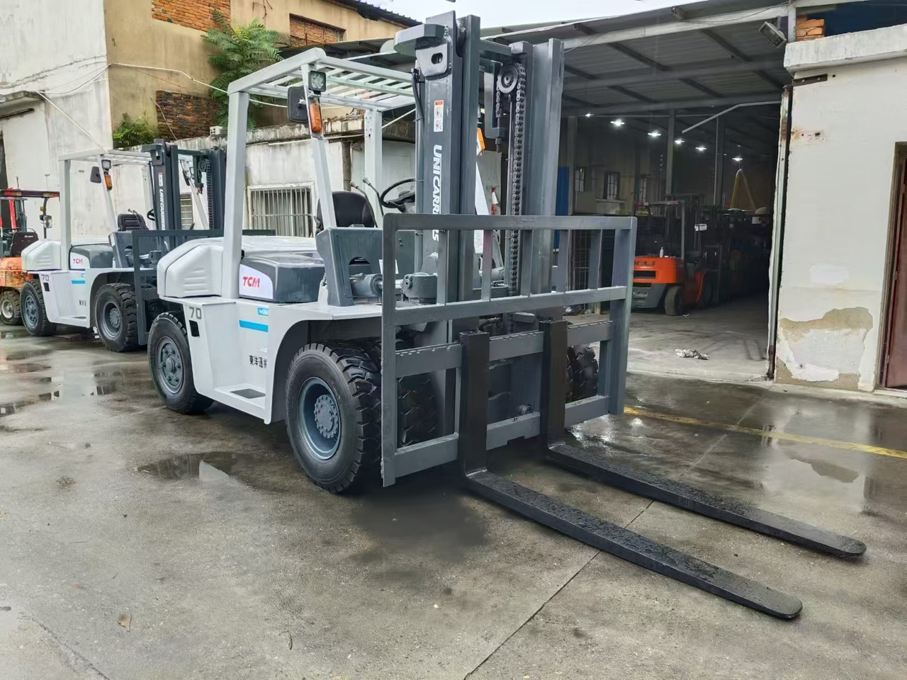 TCM FD70 japan brand 7 ton forklift used Customizable mast clamp side shift - Diesel forklift: picture 5 TCM FD70 japan brand 7 ton forklift used Customizable mast clamp side shift - Diesel forklift: picture 5